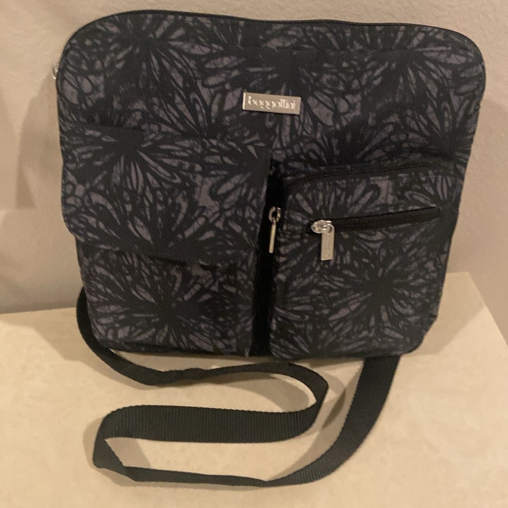 NWOT Baggallini Everyplace Bag